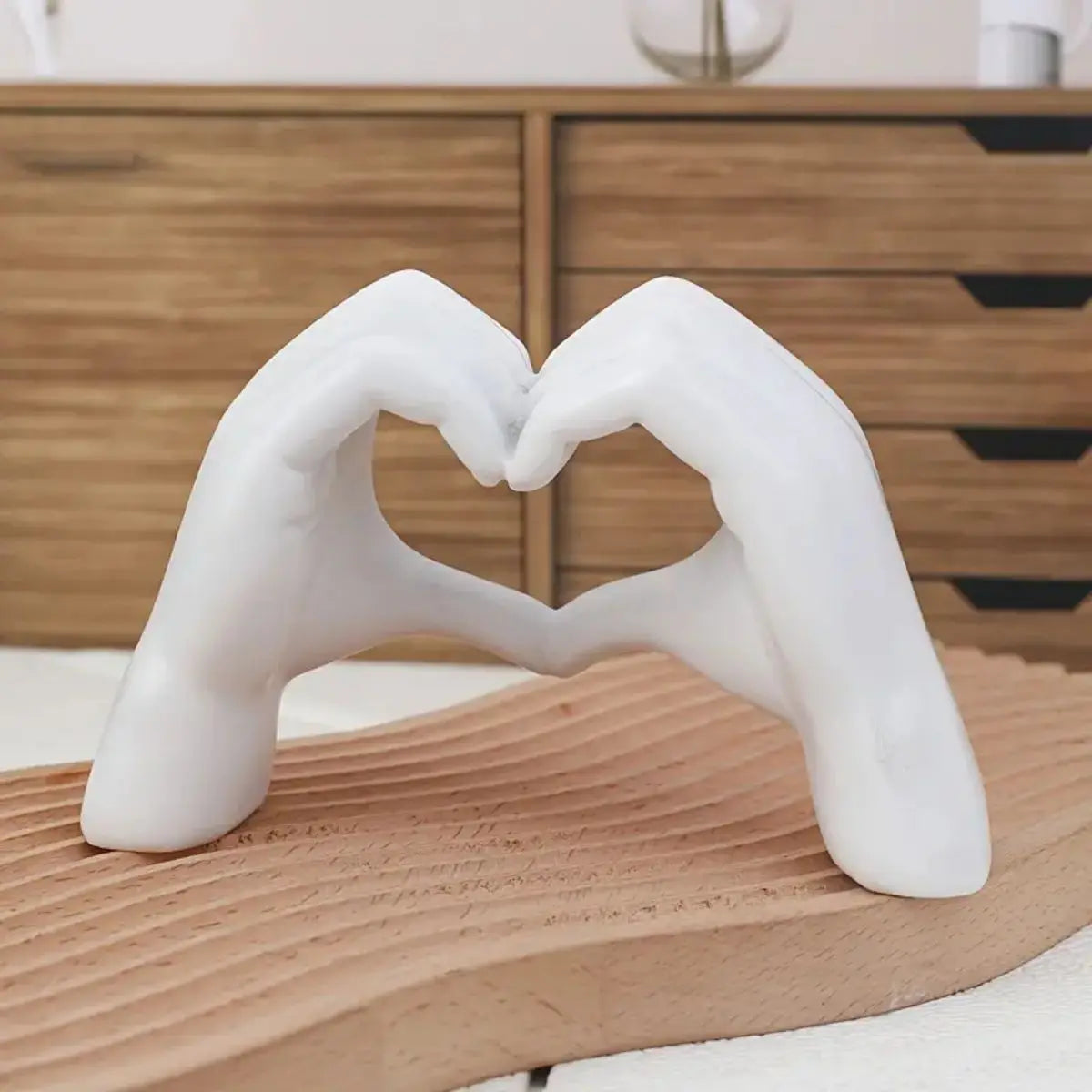 Luxury Heart Gesture Resin Figurine Sculpture 