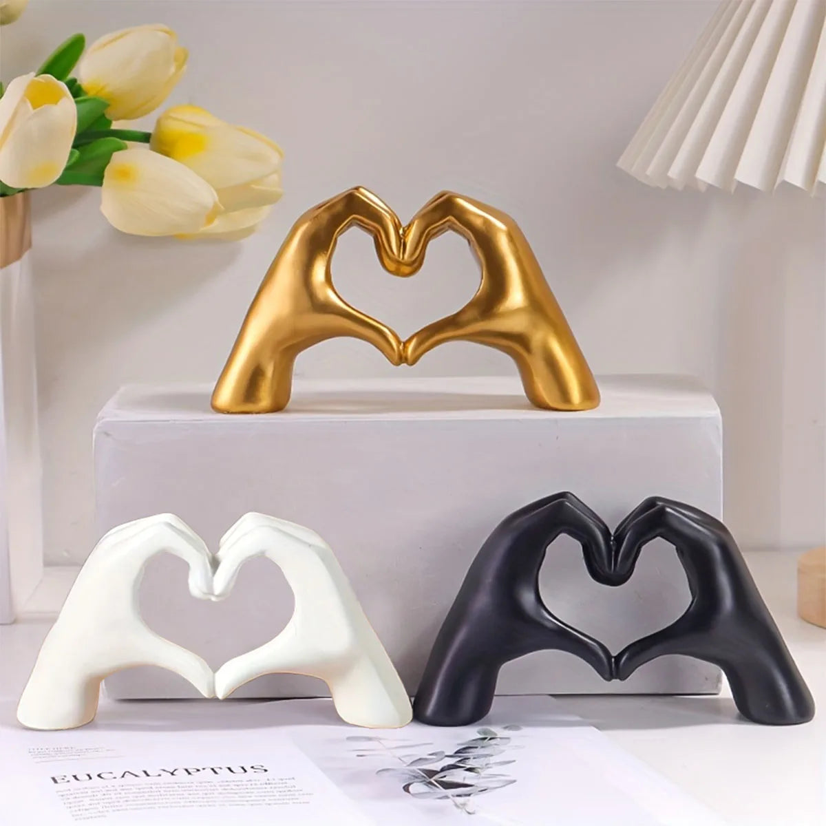 Luxury Heart Gesture Resin Figurine Sculpture 